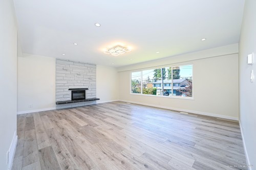 5546 Maple Crescent, Delta, BC 