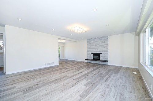 5546 Maple Crescent, Delta, BC 