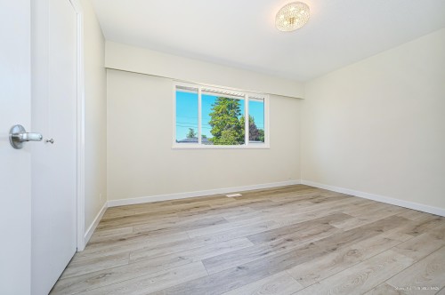 5546 Maple Crescent, Delta, BC 