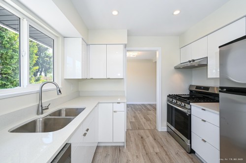 5546 Maple Crescent, Delta, BC 