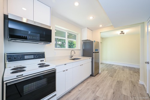 5546 Maple Crescent, Delta, BC 