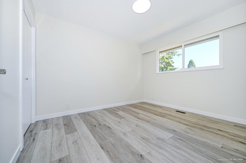 5546 Maple Crescent, Delta, BC 