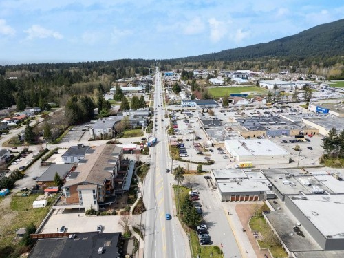 404-875 Gibsons Way, Gibsons, BC 