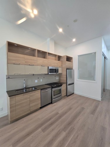 5-9150 University High Street  Burnaby, BC V5A 0C5