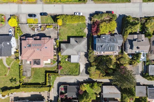 1158 Queens Avenue, West Vancouver, BC 