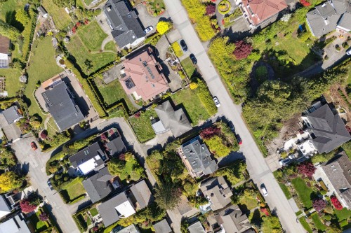 1158 Queens Avenue, West Vancouver, BC 