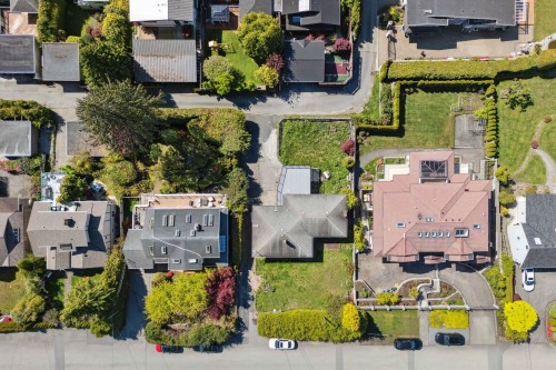 1158 Queens Avenue, West Vancouver, BC 