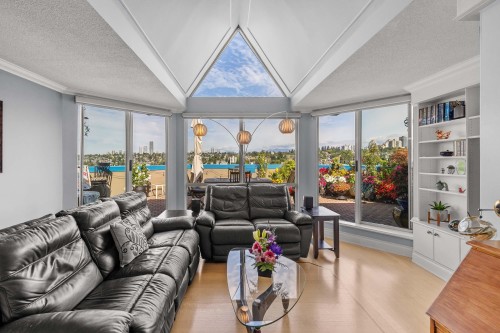 2002-1245 Quayside Drive, New Westminster, BC 