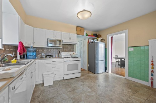 3579 18Th Avenue W, Vancouver, BC 