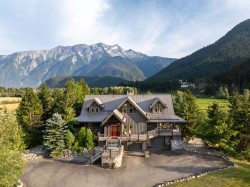 1360 Collins Road  Pemberton, BC V0N 2L0