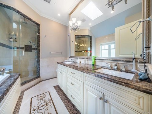 2135 37Th Avenue W, Vancouver, BC 