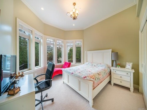 2135 37Th Avenue W, Vancouver, BC 