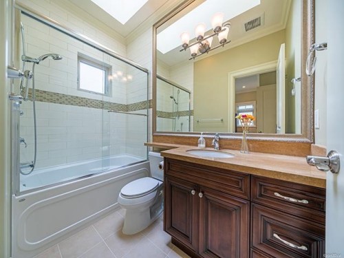 2135 37Th Avenue W, Vancouver, BC 