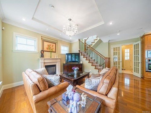 2135 37Th Avenue W, Vancouver, BC 