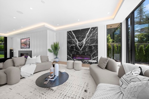 680 Westhyde Place, North Vancouver, BC 