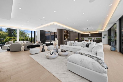 680 Westhyde Place, North Vancouver, BC 