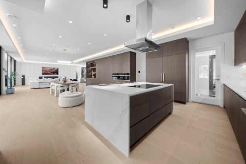 680 Westhyde Place, North Vancouver, BC 