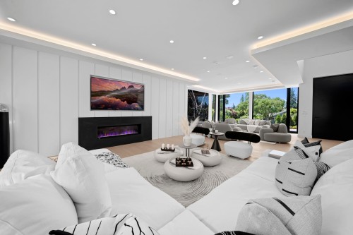 680 Westhyde Place, North Vancouver, BC 