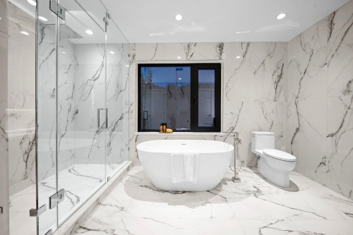 680 Westhyde Place, North Vancouver, BC 