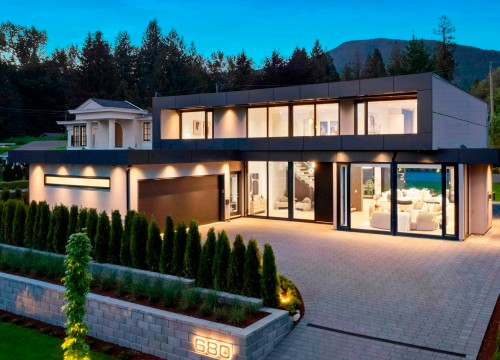 680 Westhyde Place, North Vancouver, BC 