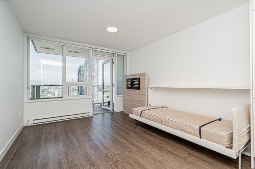 2712-908 Quayside Drive, New Westminster, BC 