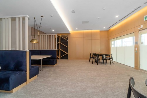 4305-4880 Lougheed Highway, Burnaby, BC 