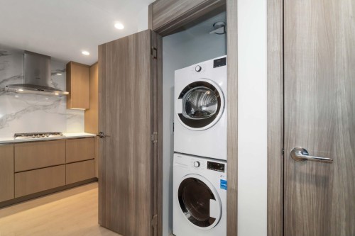 4305-4880 Lougheed Highway, Burnaby, BC 