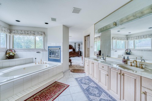 5020 Blundell Road, Richmond, BC 