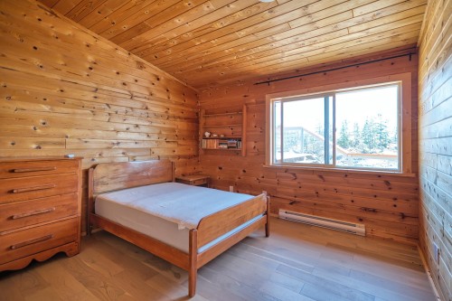 10881 Sunshine Coast Highway, Halfmoon Bay, BC 