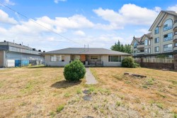 12466 191b Street  Pitt Meadows, BC V3Y 2H1
