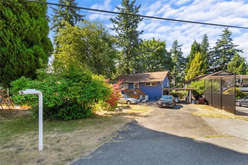 2058 Hillside Avenue  Coquitlam, BC V3K 1K7