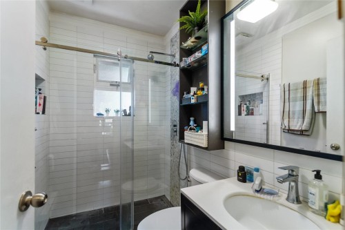 2058 Hillside Avenue, Coquitlam, BC 