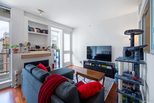 306-2055 Yukon Street  Vancouver, BC V5Y 4B7