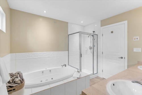 4949 Edendale Court, West Vancouver, BC 