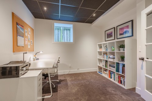 6323 Oracle Road, Sechelt, BC 