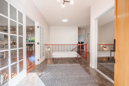 6323 Oracle Road, Sechelt, BC 