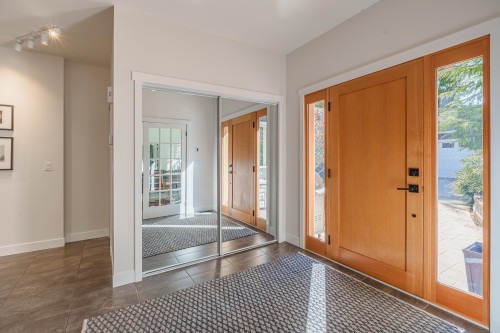 6323 Oracle Road, Sechelt, BC 