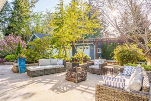 6323 Oracle Road, Sechelt, BC 