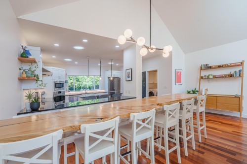 6323 Oracle Road, Sechelt, BC 