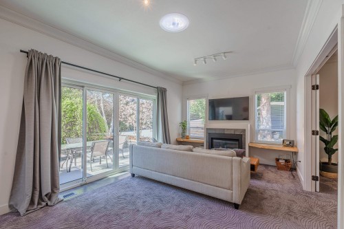 6323 Oracle Road, Sechelt, BC 