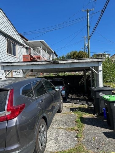 7592 Fraser Street, Vancouver, BC 