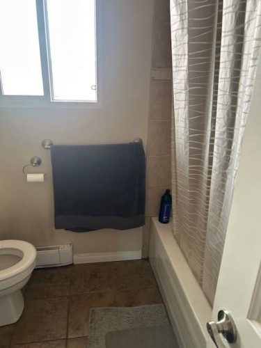 7592 Fraser Street, Vancouver, BC 