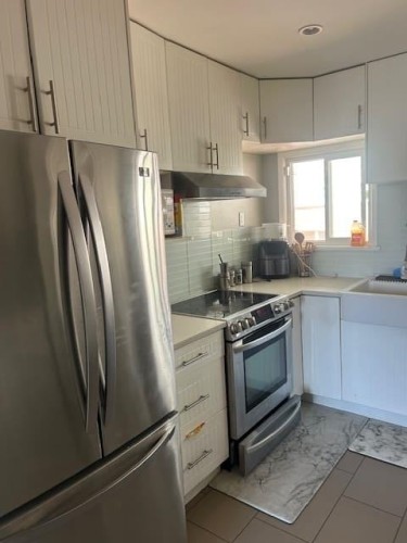 7592 Fraser Street, Vancouver, BC 