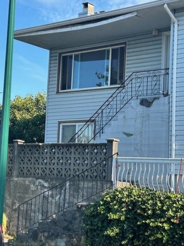 7592 Fraser Street, Vancouver, BC 