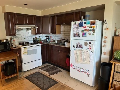 7592 Fraser Street, Vancouver, BC 