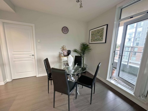 606-3093 Windsor Gate, Coquitlam, BC 