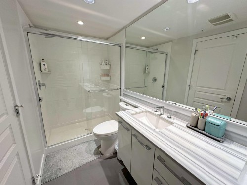 606-3093 Windsor Gate, Coquitlam, BC 