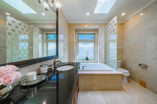 7165 Maple Street, Vancouver, BC 