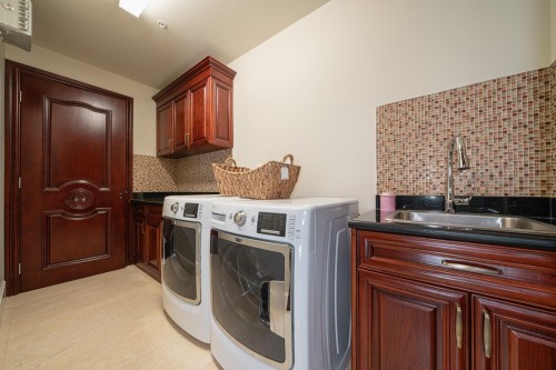 7165 Maple Street, Vancouver, BC 