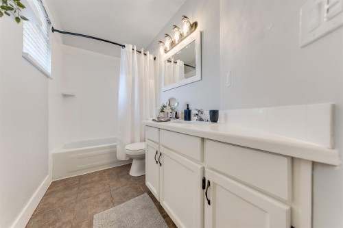 11-20681 Thorne Avenue, Maple Ridge, BC 